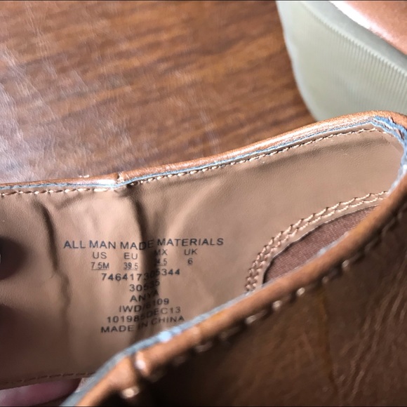 NWOB Tan heels - Picture 5 of 5